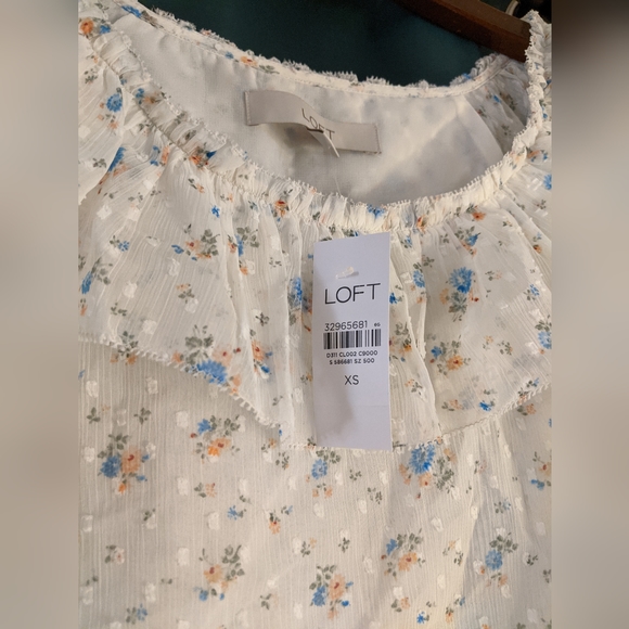 White Loft Top Floral - Picture 2 of 14